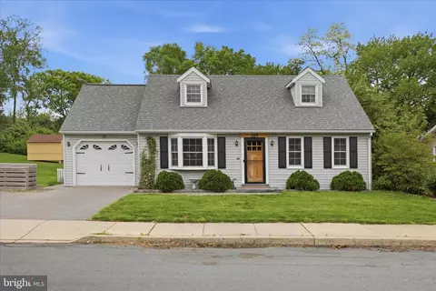 369 Lake St, Ephrata, PA 17522