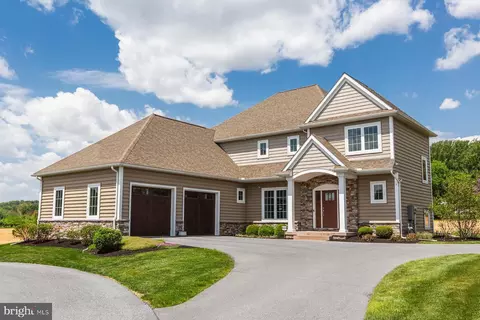 425 E Delp Rd, Lancaster, PA 17601