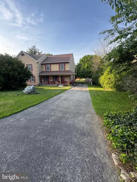 2306 Lawnwood Ct, East Petersburg, PA 17520