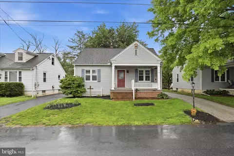 233 E Ferdinand St, Manheim, PA 17545