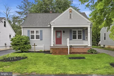 233 E Ferdinand St, Manheim, PA 17545