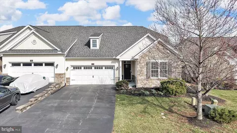 112 Sawgrass Dr, Millersville, PA 17551
