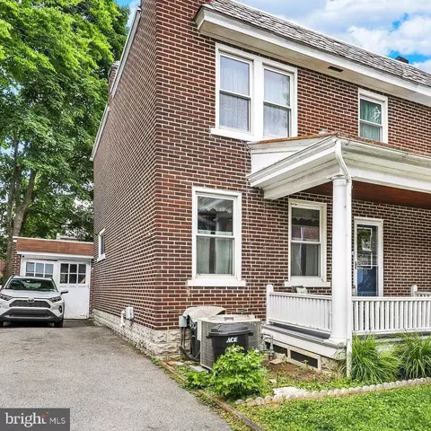 835 Ocean Ave, Lancaster, PA 17603