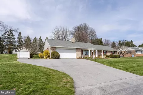 133 Summitville Rd, New Holland, PA 17557