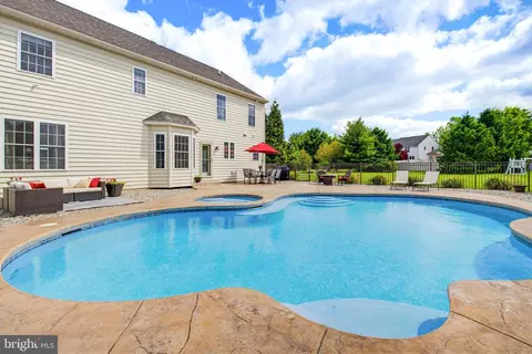 Exterior - 2705 Kreider Rd, Lititz, PA 17543 photo 5 of 8