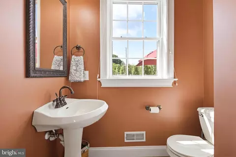 Bath - 2705 Kreider Rd, Lititz, PA 17543 photo 1 of 5