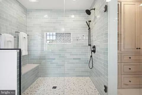 Bath - 2705 Kreider Rd, Lititz, PA 17543 photo 3 of 5