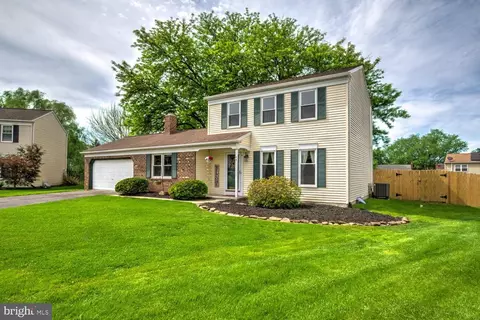 5 Lampost Ct, Willow Street, PA 17584
