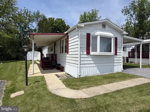 27 Ridgewood Mnr, Manheim, PA 17545