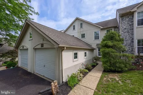 805 Tanglegate Pl, Millersville, PA 17551