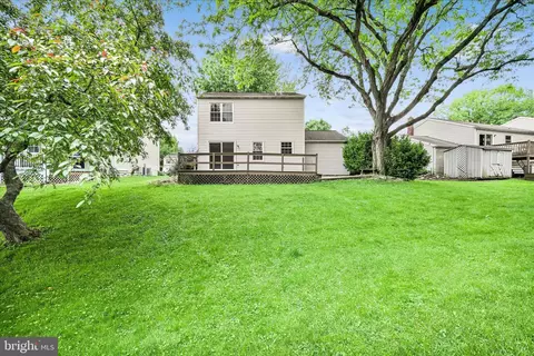 Exterior - 433 Springfield Ct, Lititz, PA 17543 photo 11 of 14