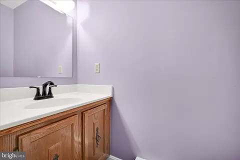 Bath - 433 Springfield Ct, Lititz, PA 17543 photo 2 of 2