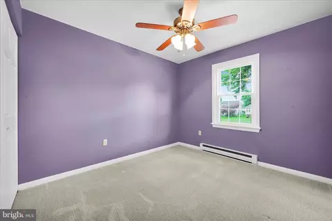 Bedroom - 433 Springfield Ct, Lititz, PA 17543 photo 5 of 6