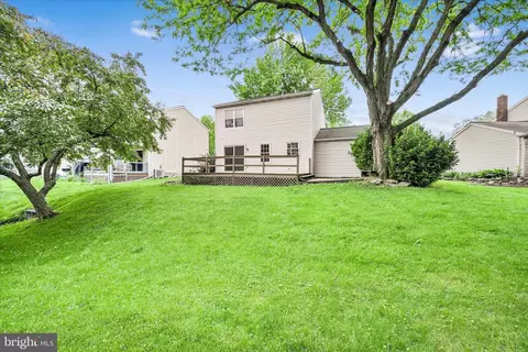 Exterior - 433 Springfield Ct, Lititz, PA 17543 photo 9 of 14