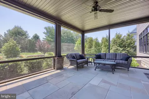 Exterior - 428 Southampton Dr, Lititz, PA 17543 photo 5 of 7