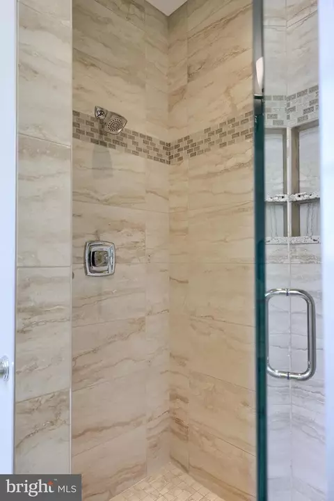 Bath - 428 Southampton Dr, Lititz, PA 17543 photo 6 of 9
