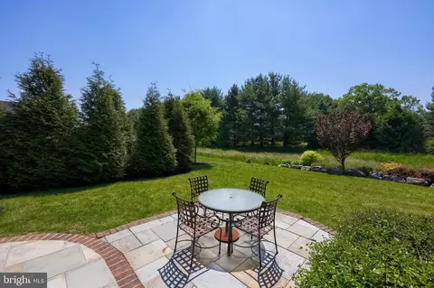 Exterior - 428 Southampton Dr, Lititz, PA 17543 photo 3 of 7