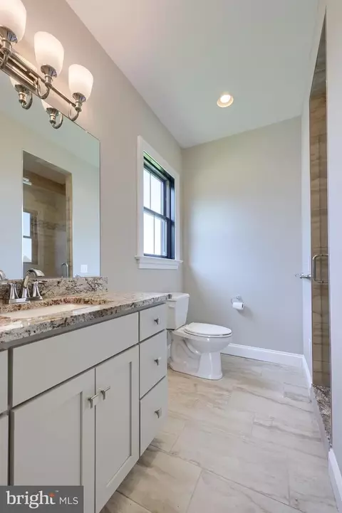 Bath - 428 Southampton Dr, Lititz, PA 17543 photo 5 of 9
