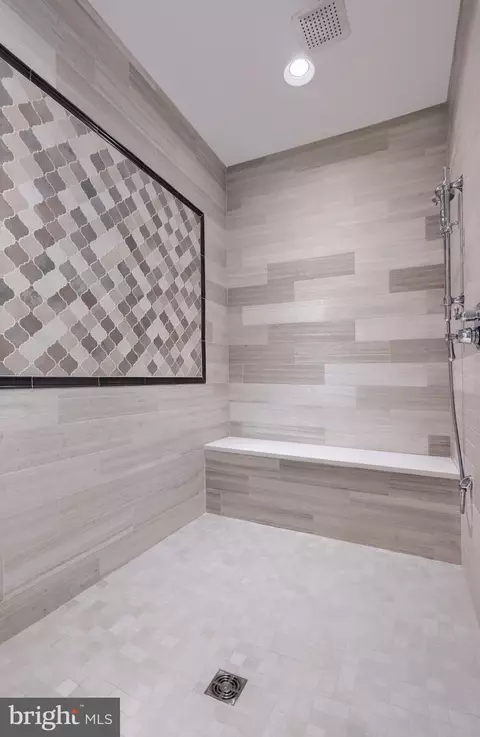 Bath - 428 Southampton Dr, Lititz, PA 17543 photo 3 of 9