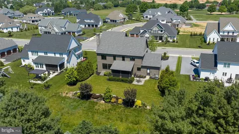 View/Area - 428 Southampton Dr, Lititz, PA 17543 photo 2 of 3