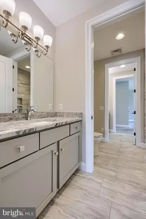 Bath - 428 Southampton Dr, Lititz, PA 17543 photo 9 of 9