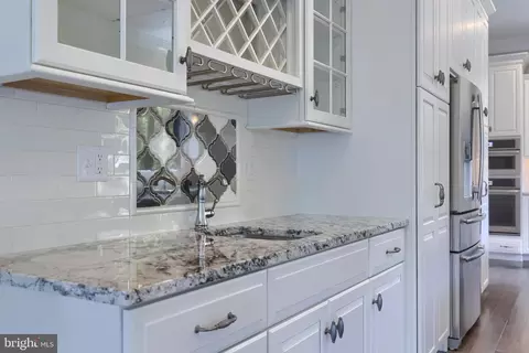 Kitchen - 428 Southampton Dr, Lititz, PA 17543 photo 3 of 5