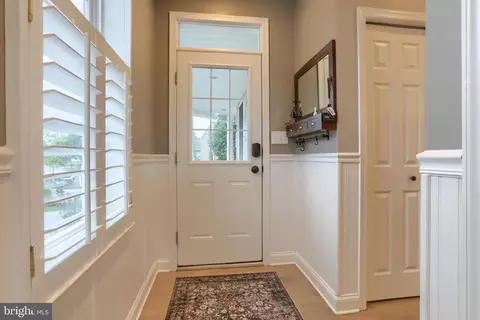 Entry Way - 1017 Sloan St, Lititz, PA 17543 photo 4 of 7