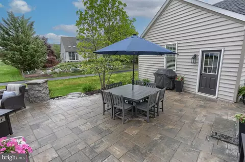 Exterior - 1017 Sloan St, Lititz, PA 17543 photo 7 of 10