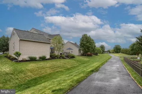 Entry Way - 1017 Sloan St, Lititz, PA 17543 photo 7 of 7