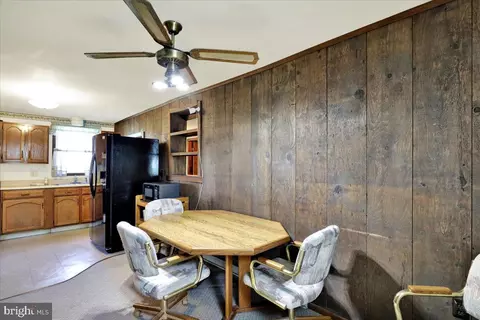 Dining - 1908 Washington Ave, Lititz, PA 17543 photo 2 of 2