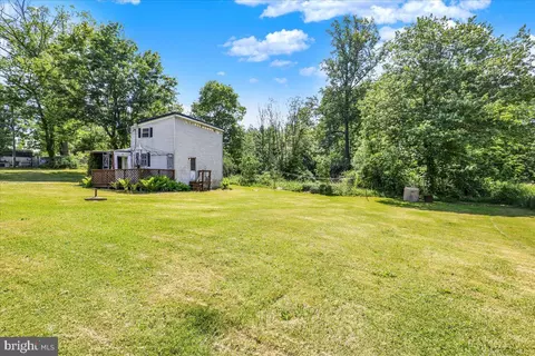 Exterior - 1908 Washington Ave, Lititz, PA 17543 photo 6 of 9