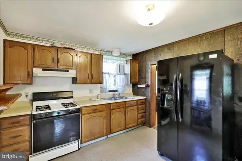 Kitchen - 1908 Washington Ave, Lititz, PA 17543 photo 1 of 2