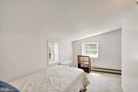 Bedroom - 1908 Washington Ave, Lititz, PA 17543 photo 1 of 4
