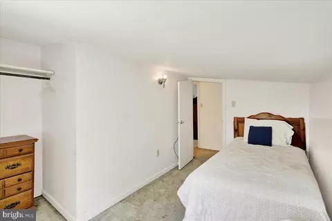 Bedroom - 1908 Washington Ave, Lititz, PA 17543 photo 2 of 4