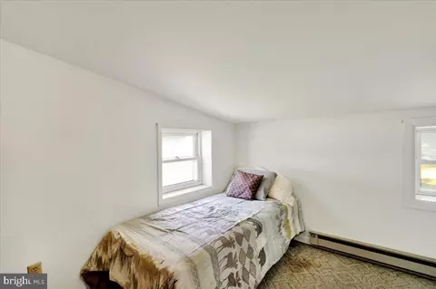 Bedroom - 1908 Washington Ave, Lititz, PA 17543 photo 3 of 4