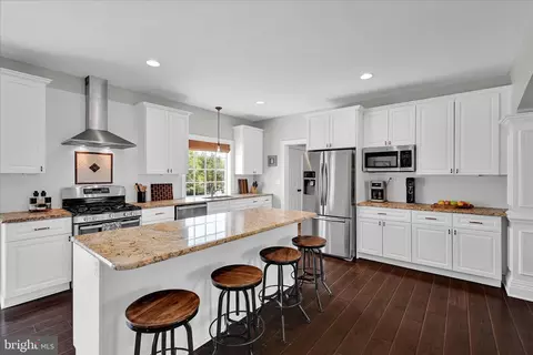 Kitchen - 678 Integrity Dr, Lititz, PA 17543 photo 2 of 4
