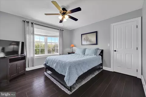 Bedroom - 678 Integrity Dr, Lititz, PA 17543 photo 3 of 8