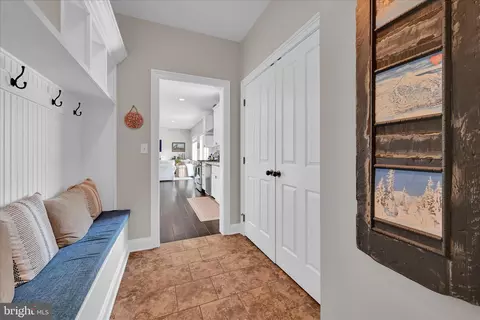 Entry Way - 678 Integrity Dr, Lititz, PA 17543 photo 4 of 5