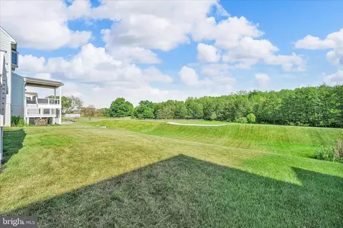 Exterior - 678 Integrity Dr, Lititz, PA 17543 photo 8 of 10