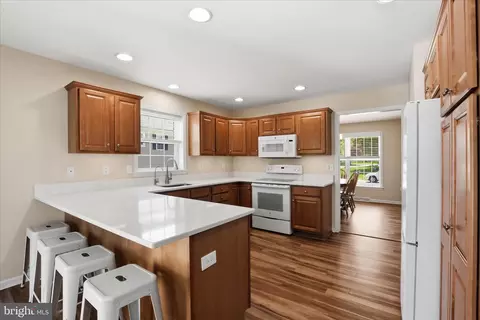 Kitchen - 533 Thornberry Ln, Lititz, PA 17543 photo 1 of 3