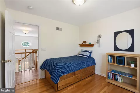 Bedroom - 533 Thornberry Ln, Lititz, PA 17543 photo 9 of 12