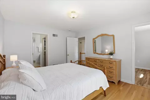 Bedroom - 533 Thornberry Ln, Lititz, PA 17543 photo 3 of 12