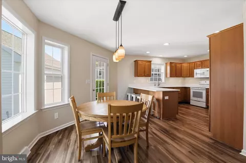 Dining - 533 Thornberry Ln, Lititz, PA 17543 photo 4 of 4
