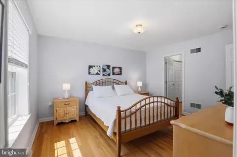 Bedroom - 533 Thornberry Ln, Lititz, PA 17543 photo 4 of 12