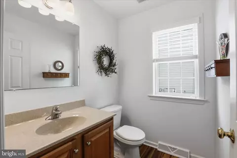 Entry Way - 533 Thornberry Ln, Lititz, PA 17543 photo 3 of 8