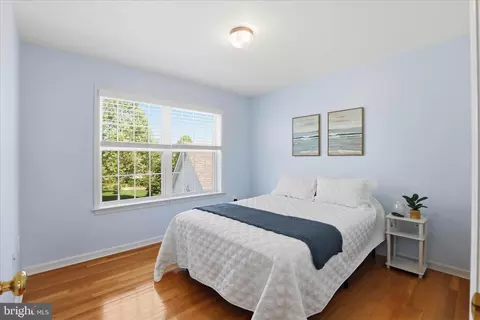 Bedroom - 533 Thornberry Ln, Lititz, PA 17543 photo 10 of 12