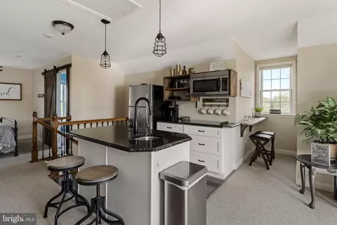 Kitchen - 837 Ballstown Rd, Lititz, PA 17543 photo 6 of 8