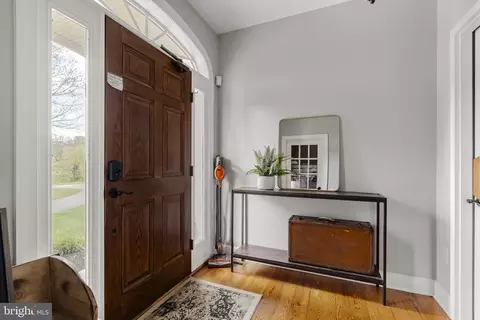 Entry Way - 837 Ballstown Rd, Lititz, PA 17543 photo 2 of 10