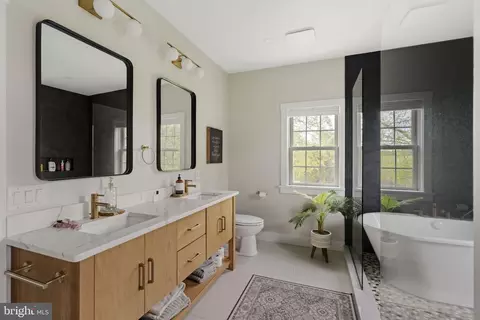 Bath - 837 Ballstown Rd, Lititz, PA 17543 photo 2 of 13