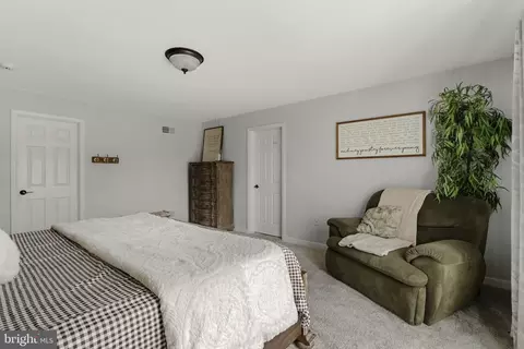 Bedroom - 837 Ballstown Rd, Lititz, PA 17543 photo 6 of 15